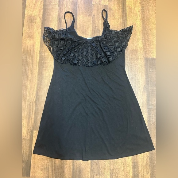 Xhilaration Black Ruffled Sleeveless Blouse - Picture 7 of 9